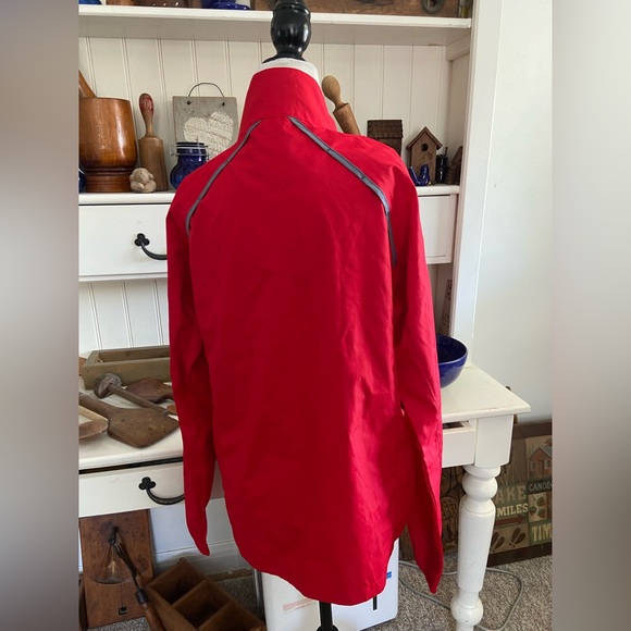 Elevate - Picture 2 of 3